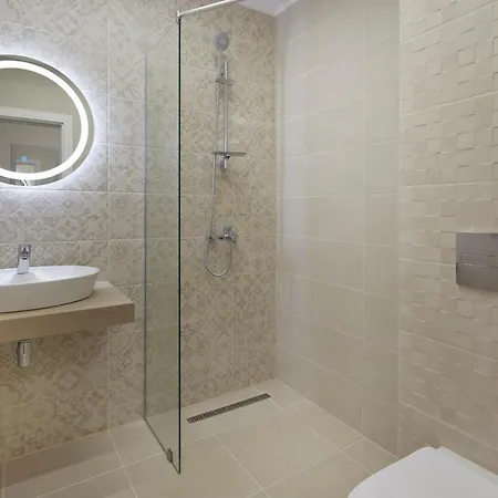 Bellicity Complex 4*