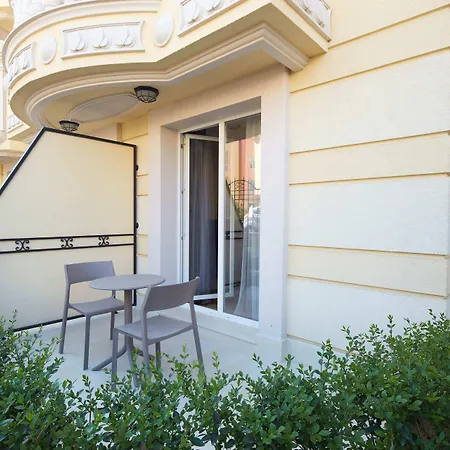 Bellicity Complex 4*