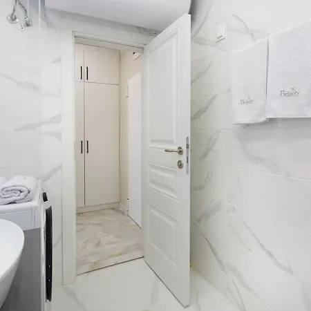 Bellicity Complex 4*