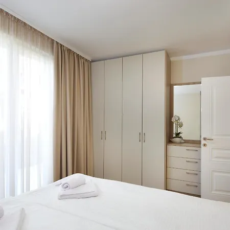 Bellicity Complex 4*